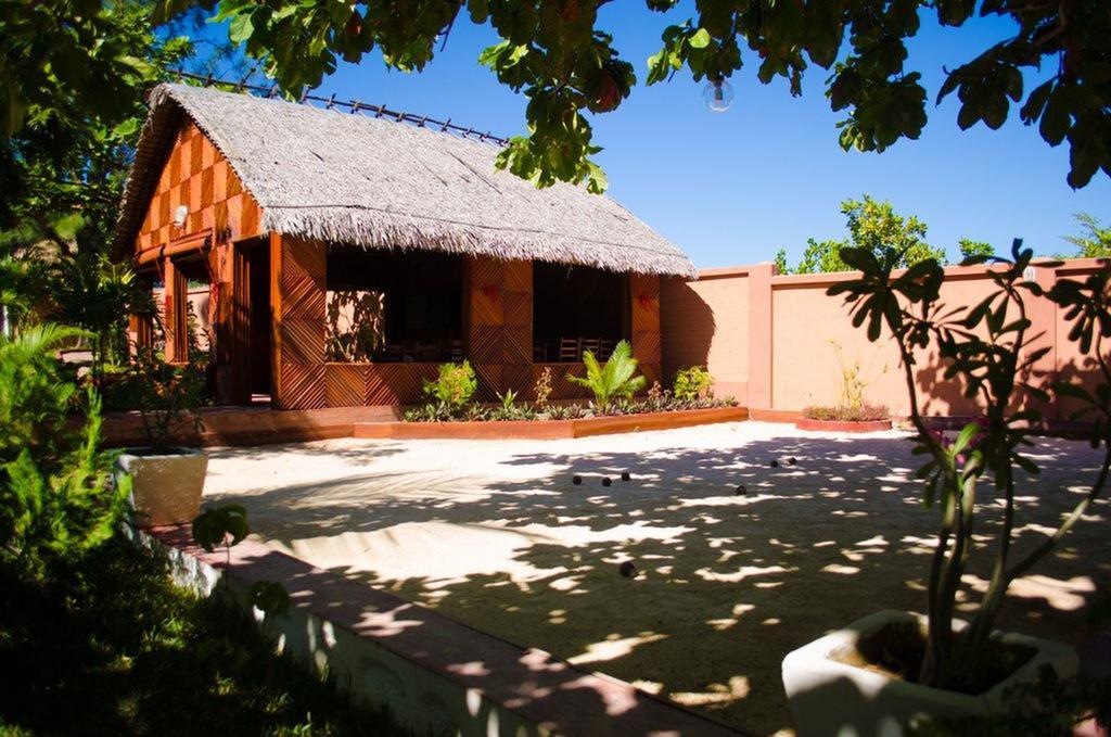 Edena Kely Hotel Mahajanga Exterior foto