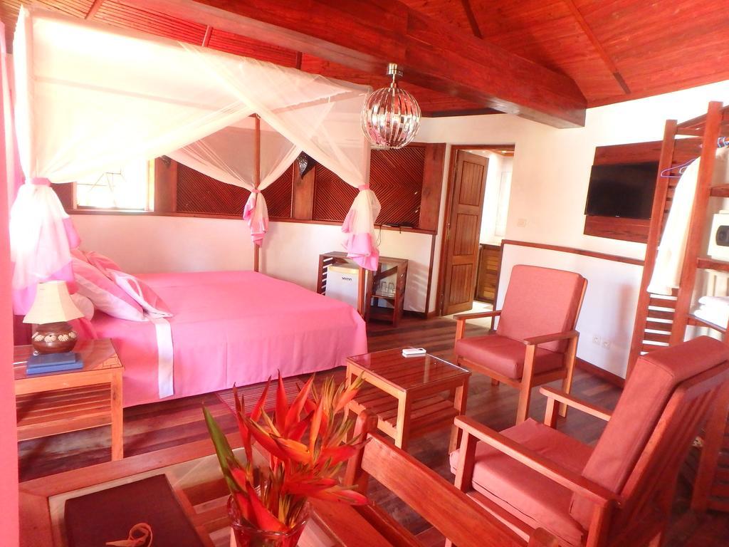 Edena Kely Hotel Mahajanga Exterior foto
