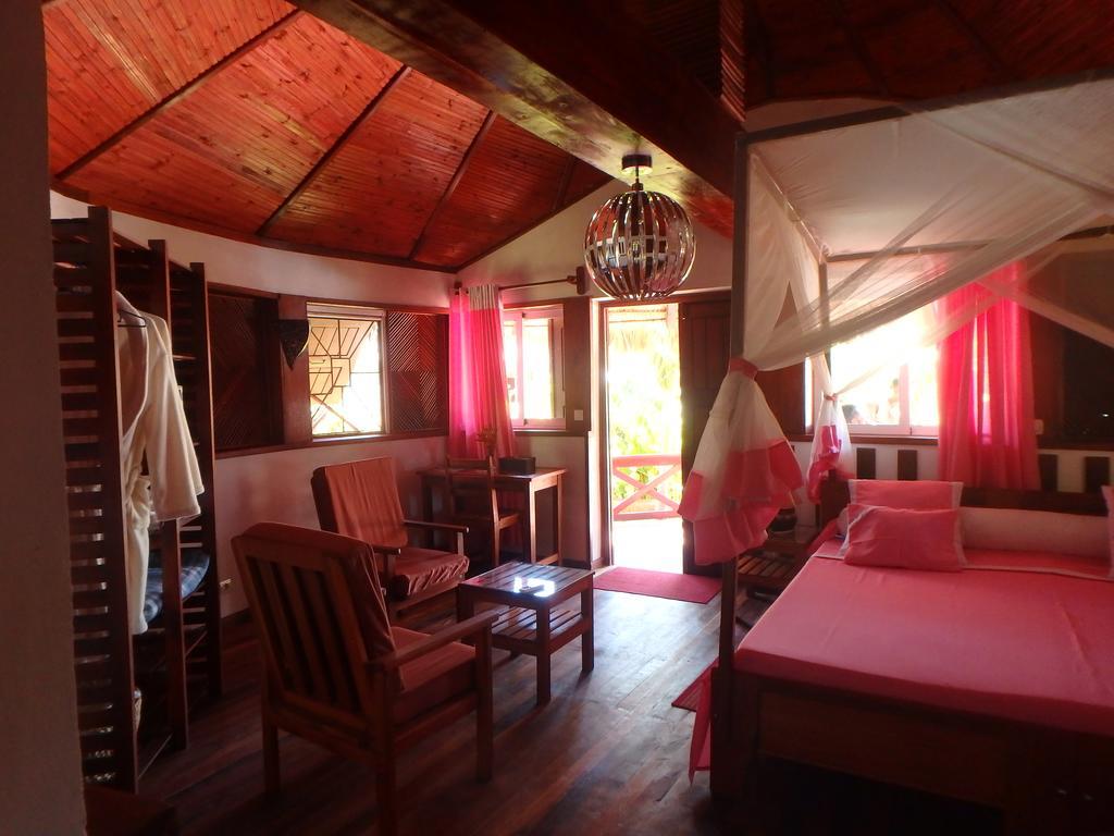 Edena Kely Hotel Mahajanga Exterior foto